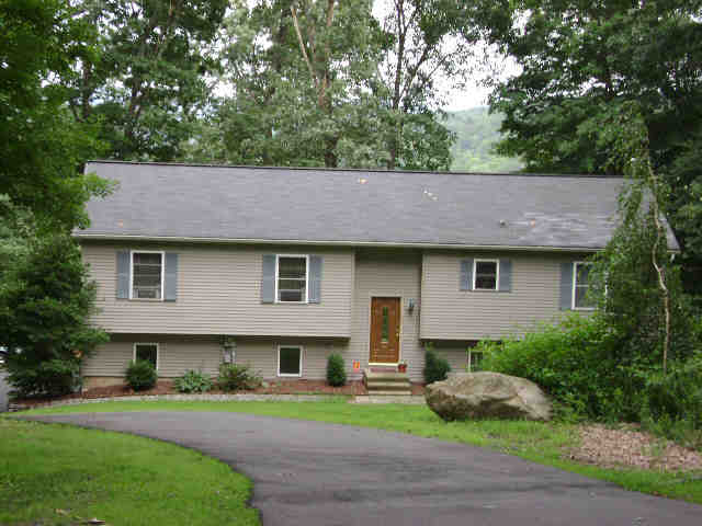 Building photograph for 184 NONNEWAUG RD